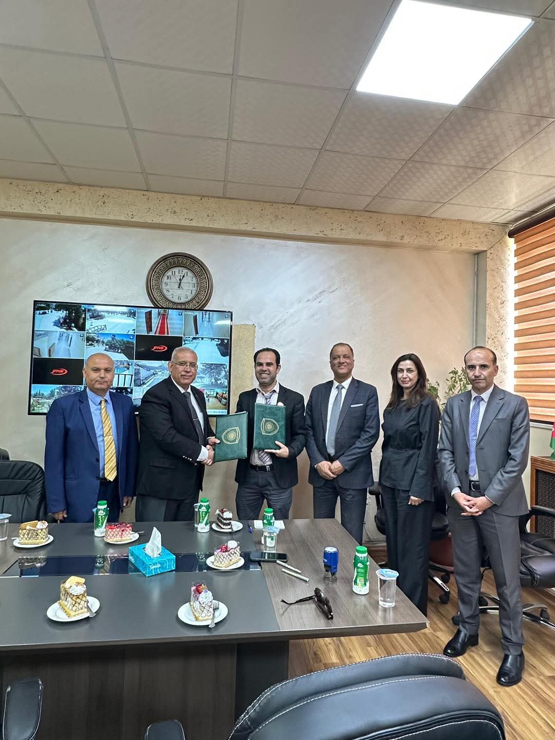 الكلية الجامعية العربية للتكنولوجيا توقع اتفاقية تعاون مع مؤسسة تنمويون بلس للتدريب والاستشارات